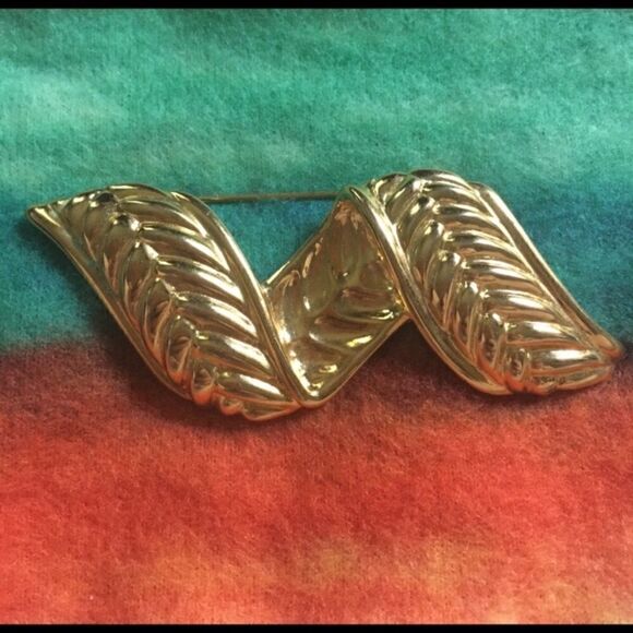 Vintage Gold Plated Braided Brooch - Picture 2 of 4